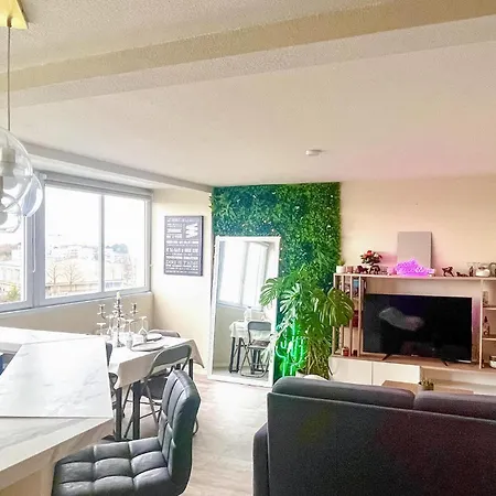 1 Bedroom Amazing In Apartment